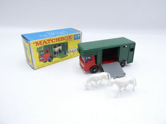 Matchbox Lesney 17e AEC Horsebox with Horses - Magic Matchbox