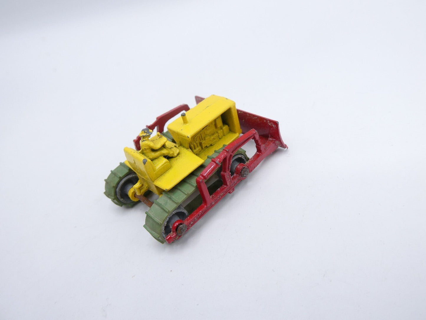 Matchbox Lesney 18a Caterpillar Bulldozer Metal Rollers - Magic Matchbox