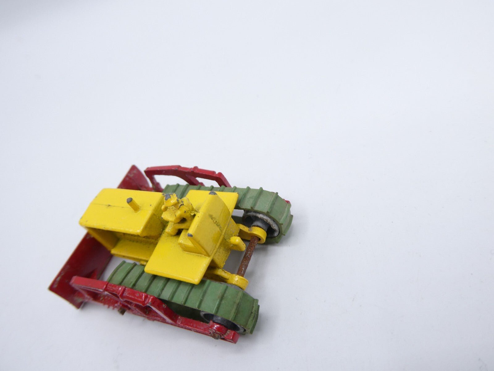 Matchbox Lesney 18a Caterpillar Bulldozer Metal Rollers - Magic Matchbox