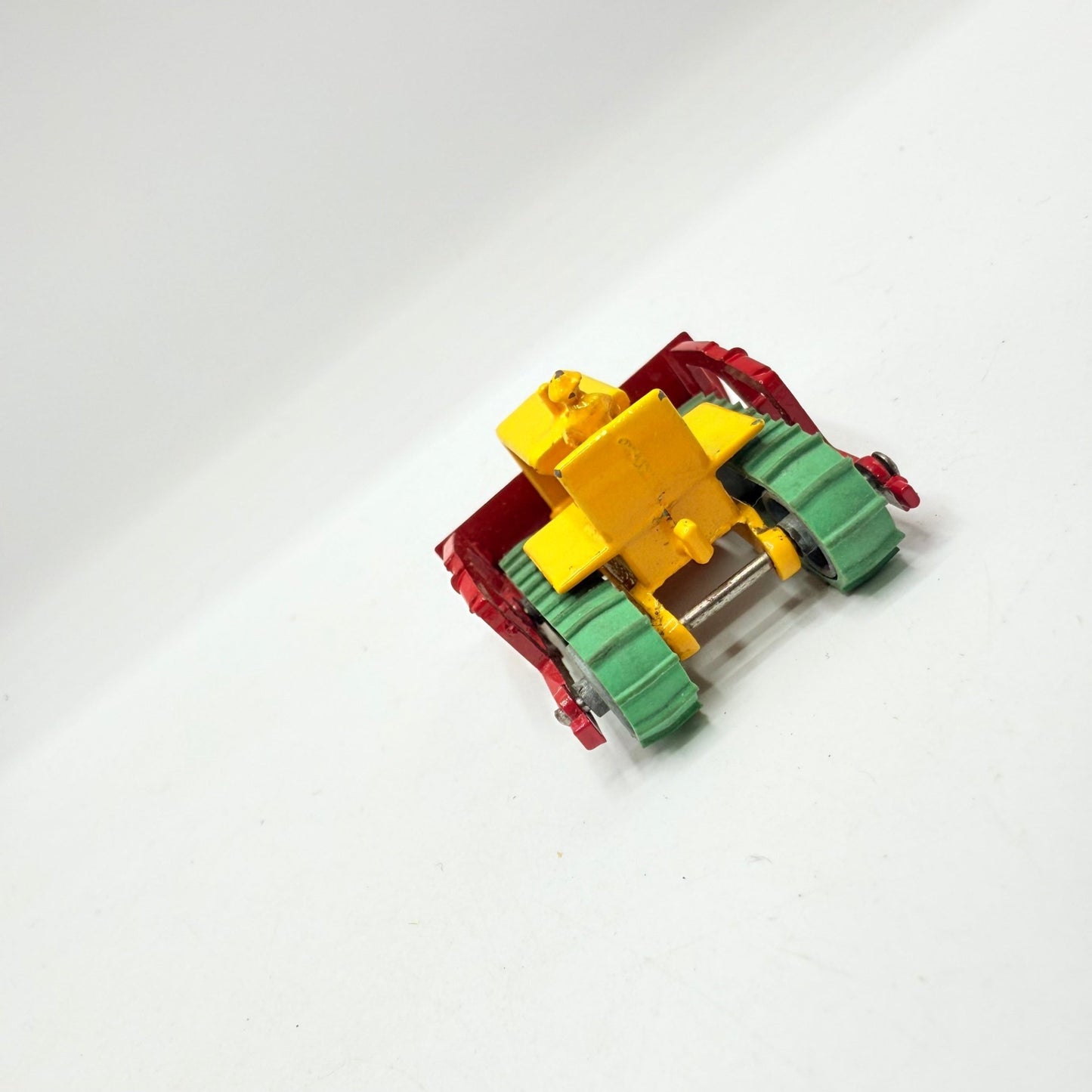 Matchbox Lesney 18a Caterpillar Bulldozer with good tracks - Magic Matchbox