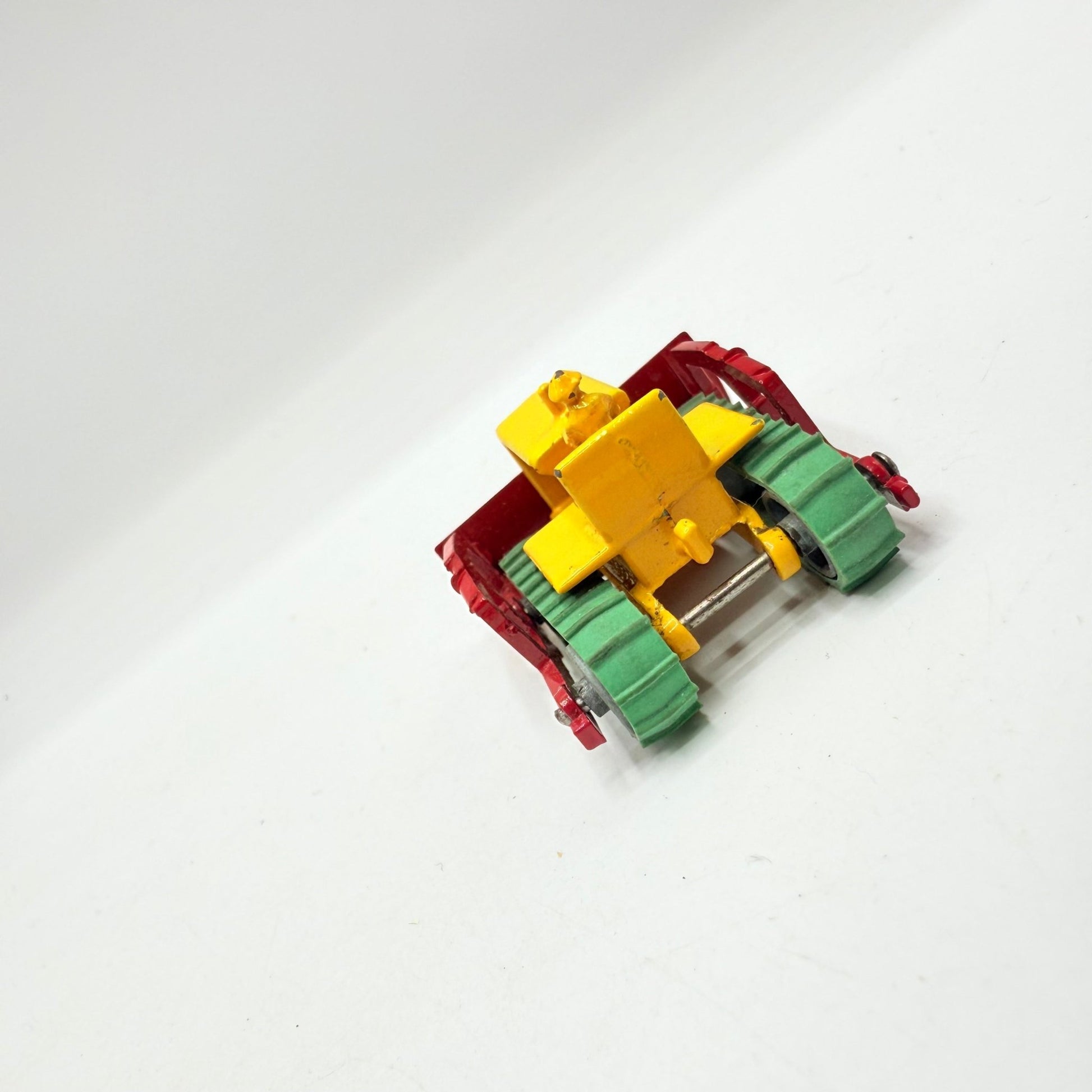 Matchbox Lesney 18a Caterpillar Bulldozer with good tracks - Magic Matchbox