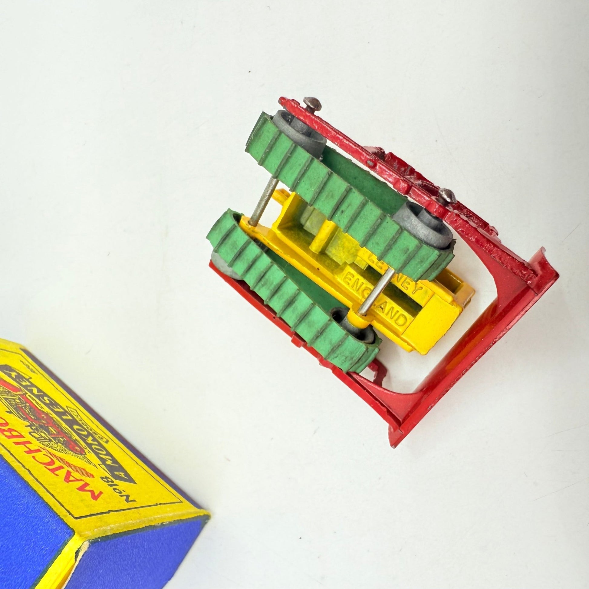Matchbox Lesney 18a Caterpillar Bulldozer with tracks - Magic Matchbox