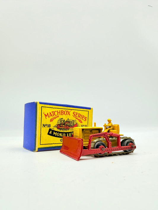 Matchbox Lesney 18a Caterpillar Bulldozer with tracks - Magic Matchbox