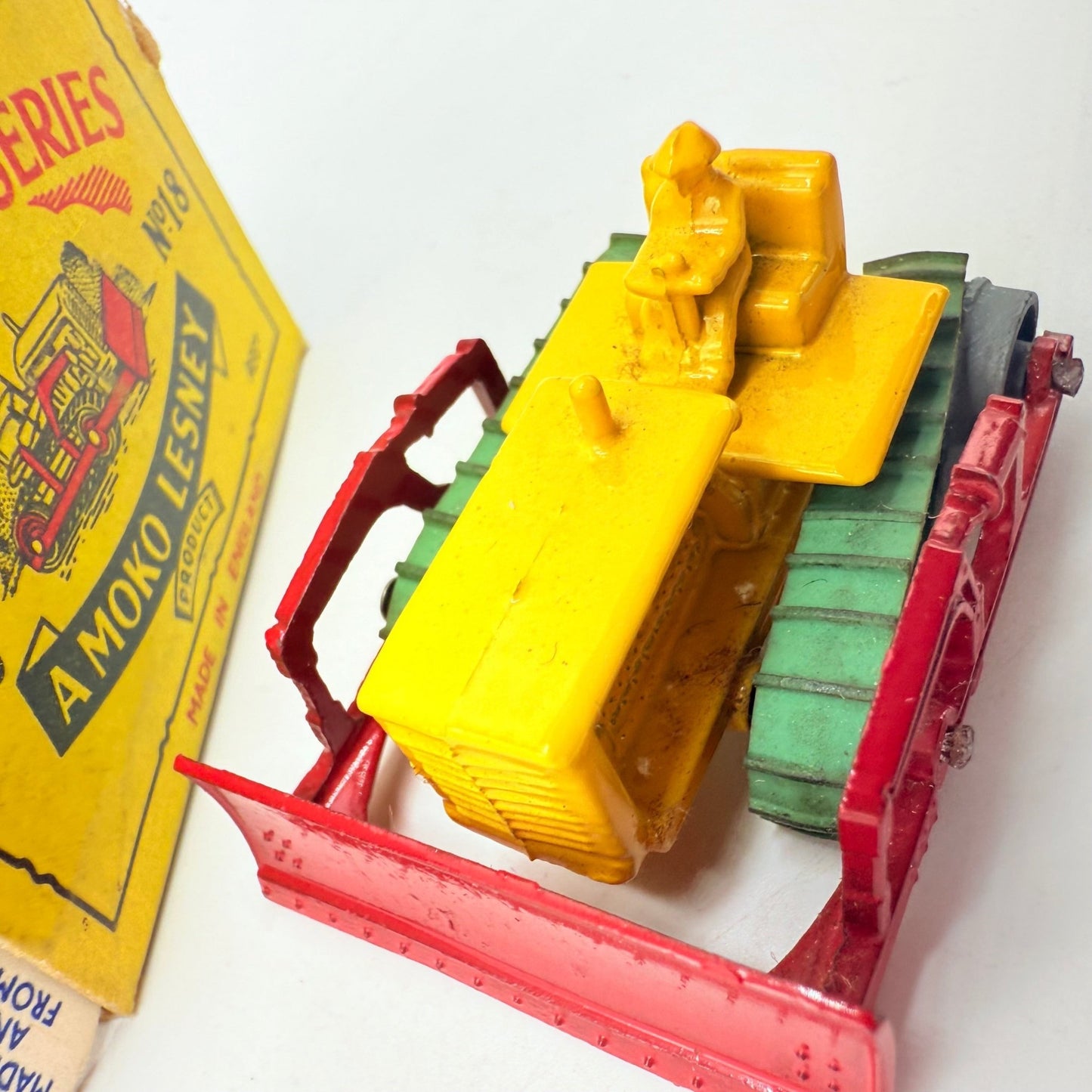 Matchbox Lesney 18a Caterpillar Bulldozer with tracks - Magic Matchbox