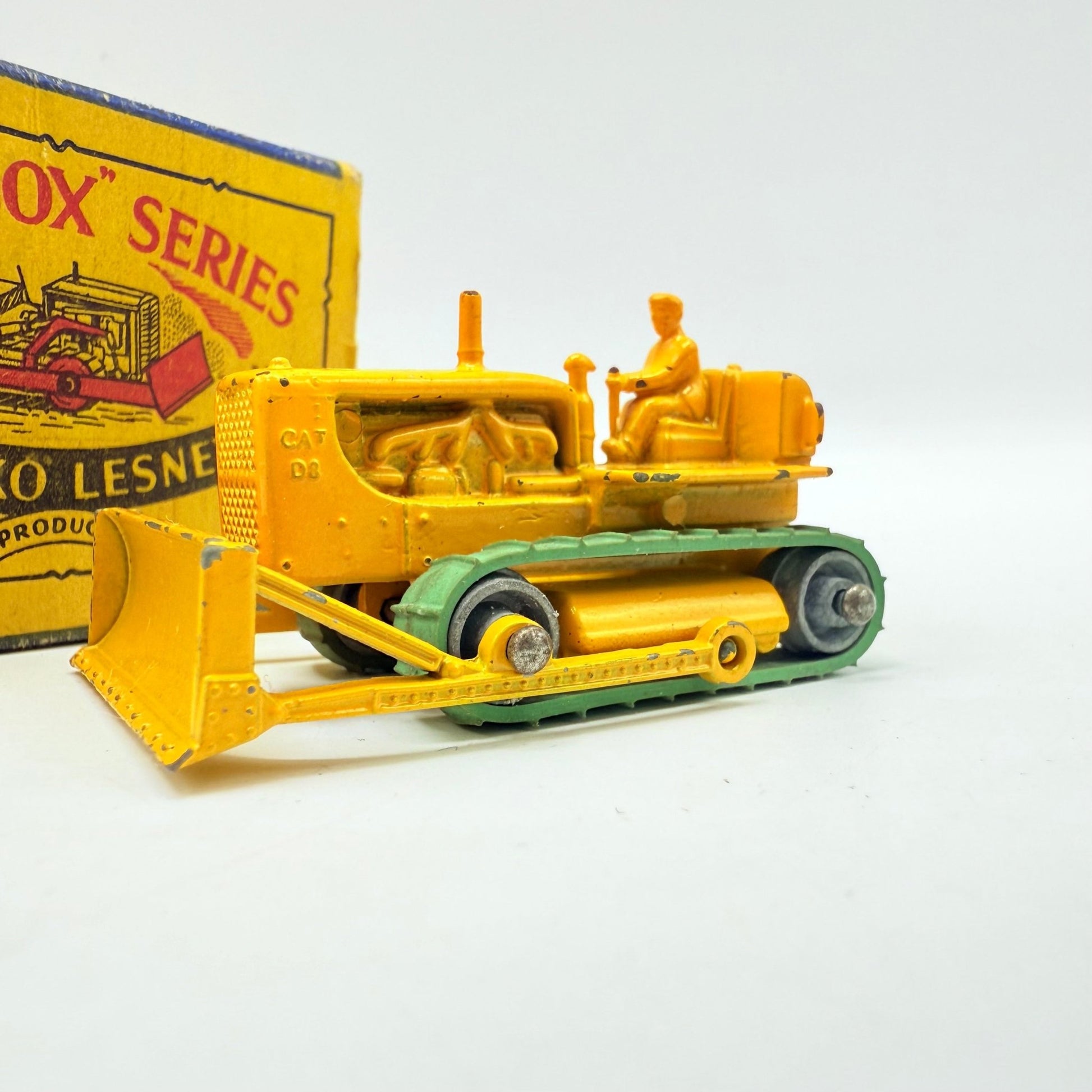Matchbox Lesney 18b Caterpillar Bulldozer MW - Magic Matchbox