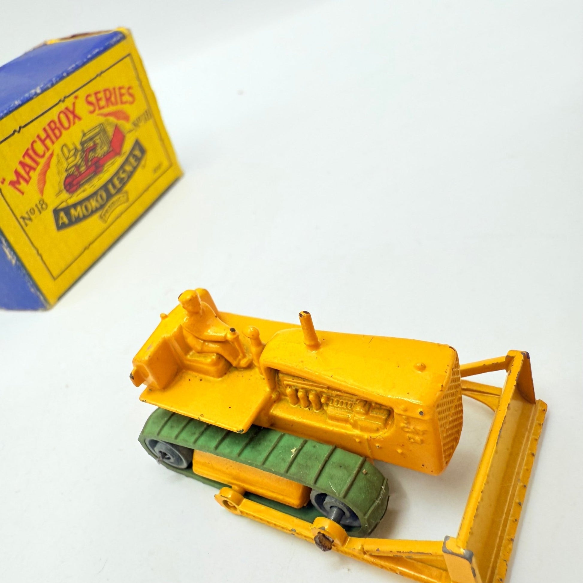 Matchbox Lesney 18b Caterpillar Bulldozer MW - Magic Matchbox