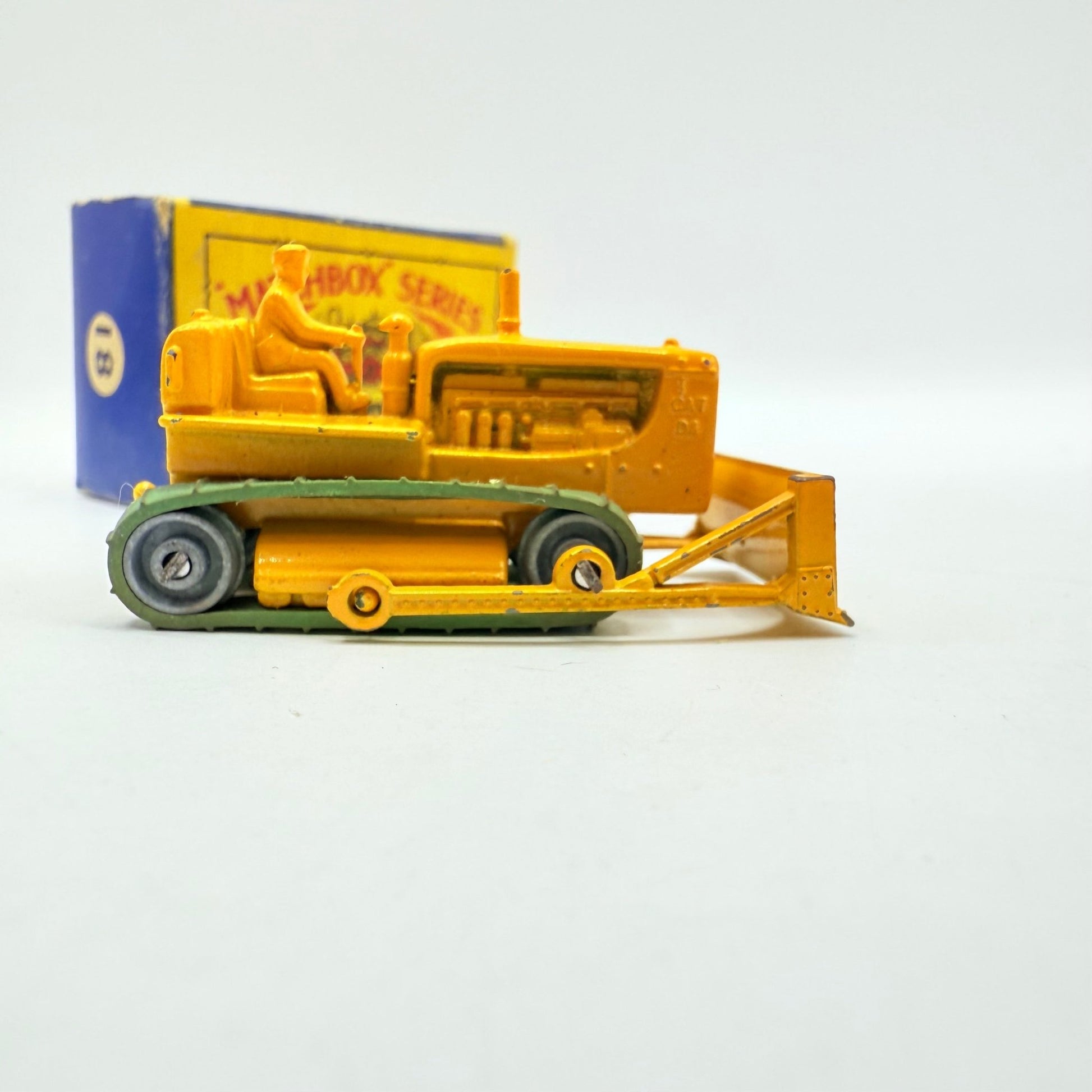Matchbox Lesney 18b Caterpillar Bulldozer MW - Magic Matchbox