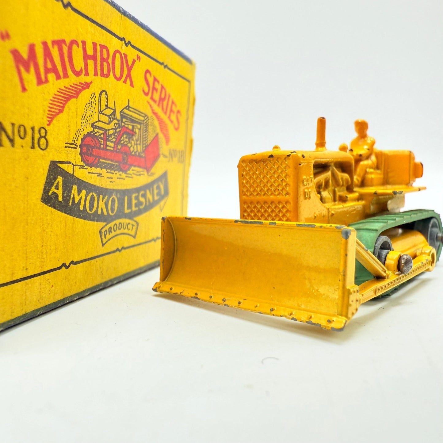 Matchbox Lesney 18b Caterpillar Bulldozer MW - Magic Matchbox