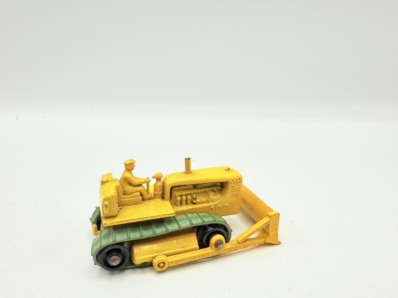 Matchbox Lesney 18c Caterpillar Bulldozer Black Rollers - Magic Matchbox