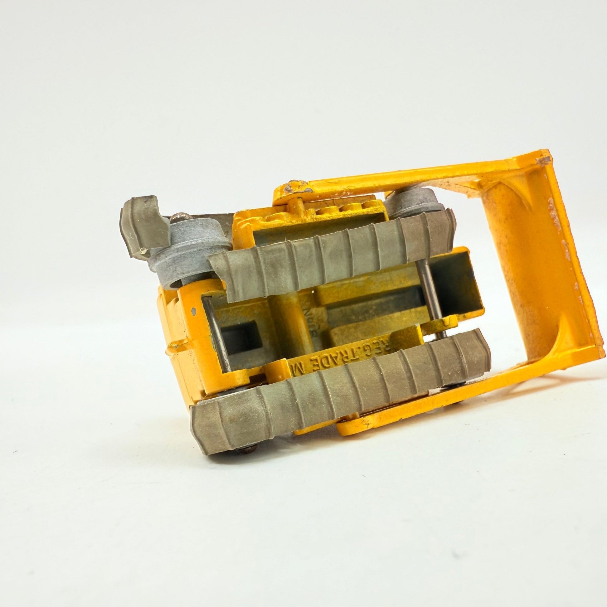 Matchbox Lesney 18c Caterpillar Bulldozer MW - Magic Matchbox