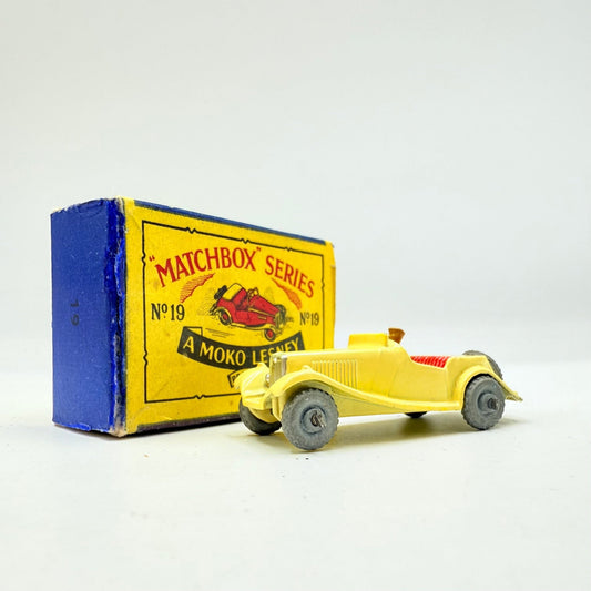 Matchbox Lesney 19a MG Sports Car MW Cream Damaged Box - Magic Matchbox
