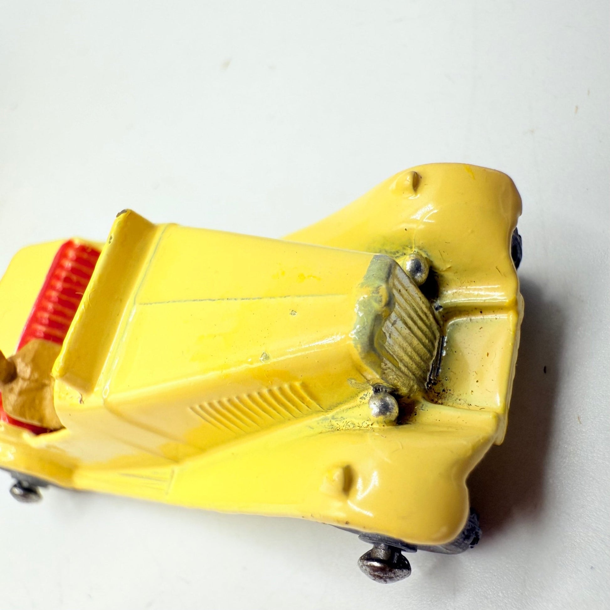 Matchbox Lesney 19a MG Sports Car MW Cream Damaged Box - Magic Matchbox