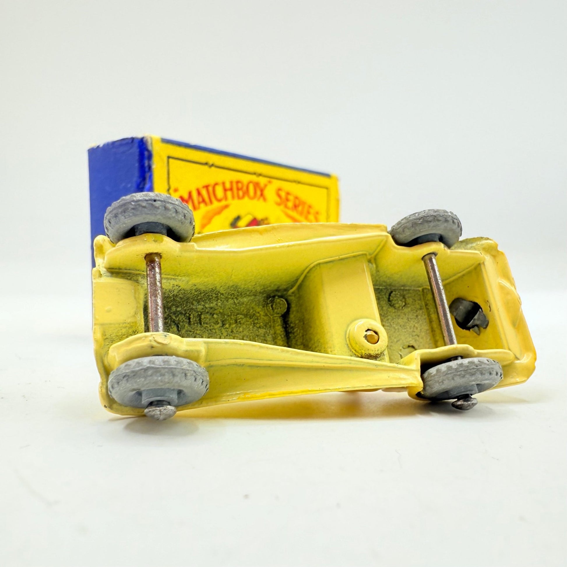 Matchbox Lesney 19a MG Sports Car MW Cream Damaged Box - Magic Matchbox