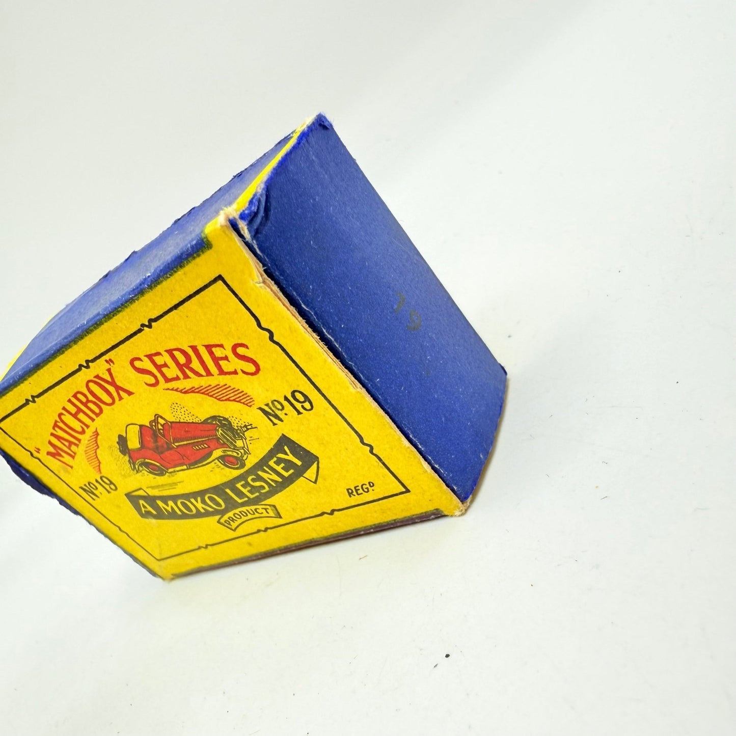 Matchbox Lesney 19a MG Sports Car MW Cream Damaged Box - Magic Matchbox