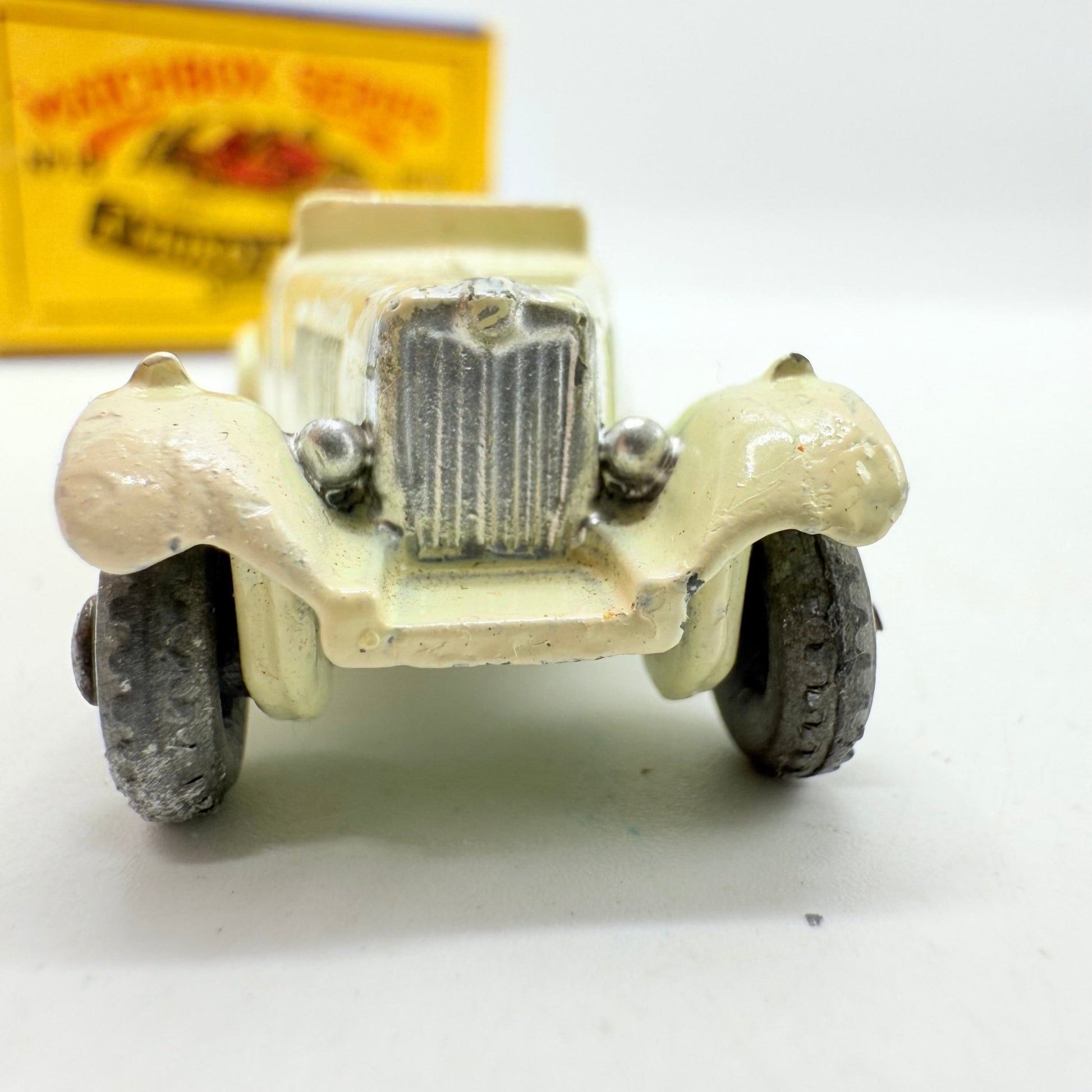 Matchbox Lesney 19a MG Sports Car MW off - white - Magic Matchbox