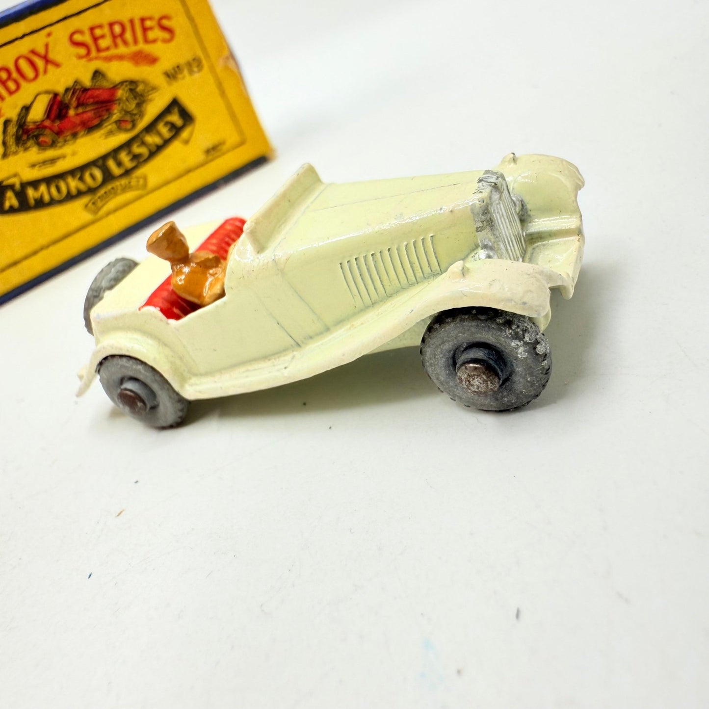 Matchbox Lesney 19a MG Sports Car MW off - white - Magic Matchbox