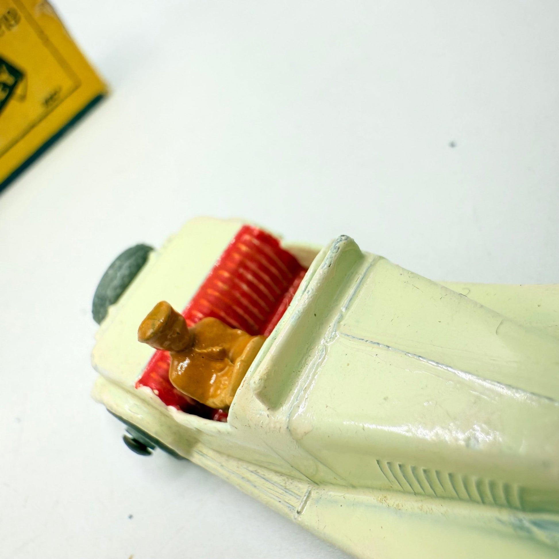 Matchbox Lesney 19a MG Sports Car MW off - white - Magic Matchbox