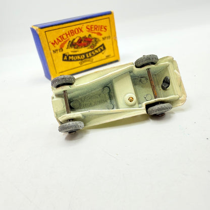 Matchbox Lesney 19a MG Sports Car MW off - white - Magic Matchbox