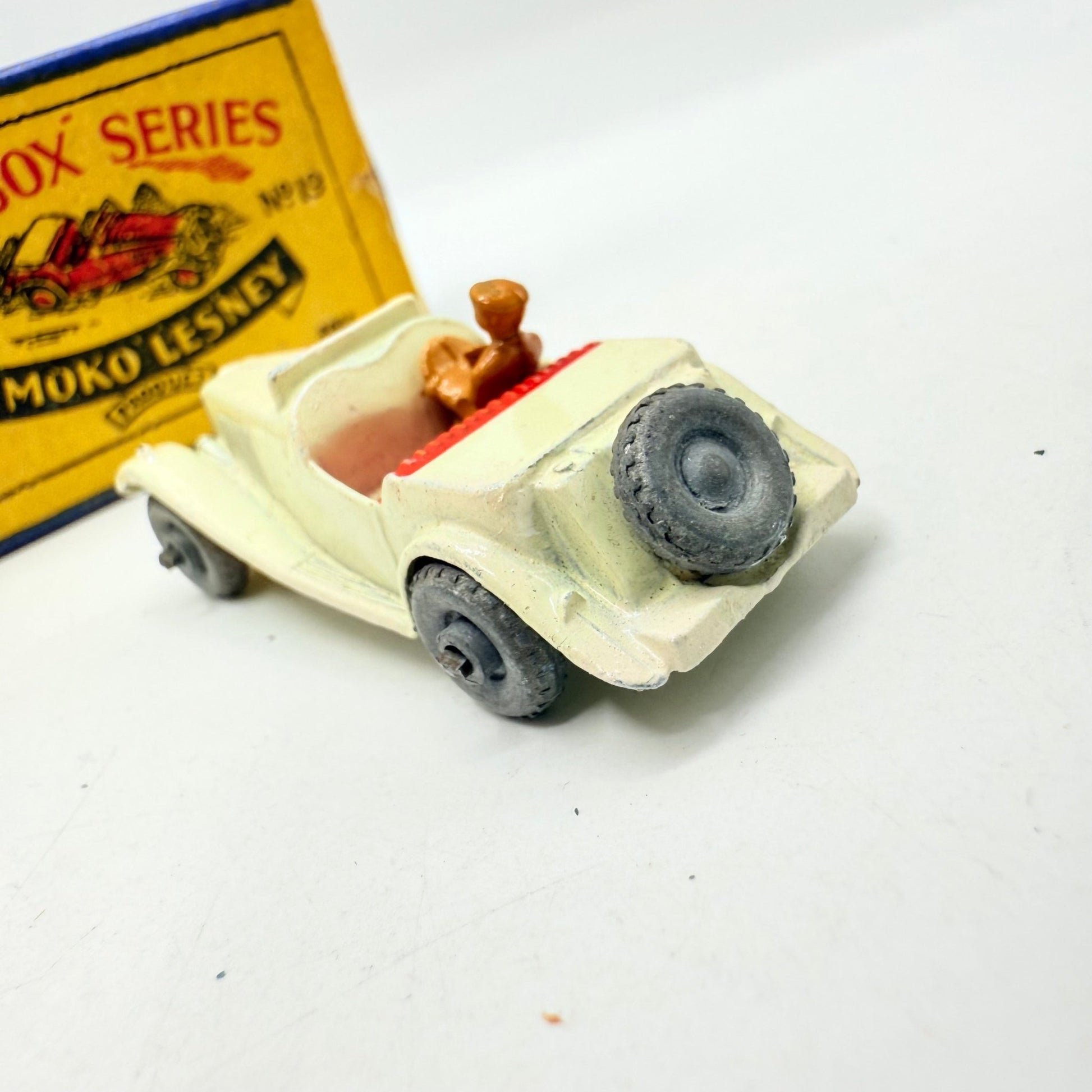 Matchbox Lesney 19a MG Sports Car MW off - white - Magic Matchbox
