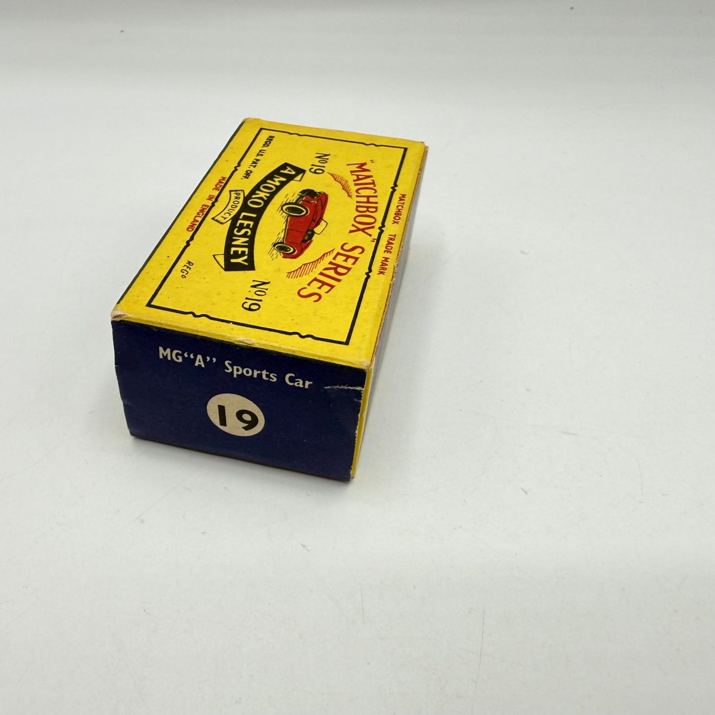 Matchbox Lesney 19b MGA Very RARE SILVER WHEELS - Magic Matchbox