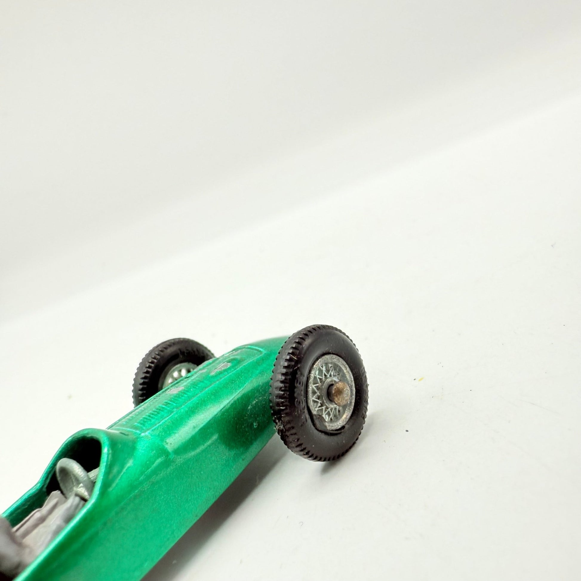 Matchbox Lesney 19c Aston Martin DBR5 Racing Car & Driver - Magic Matchbox