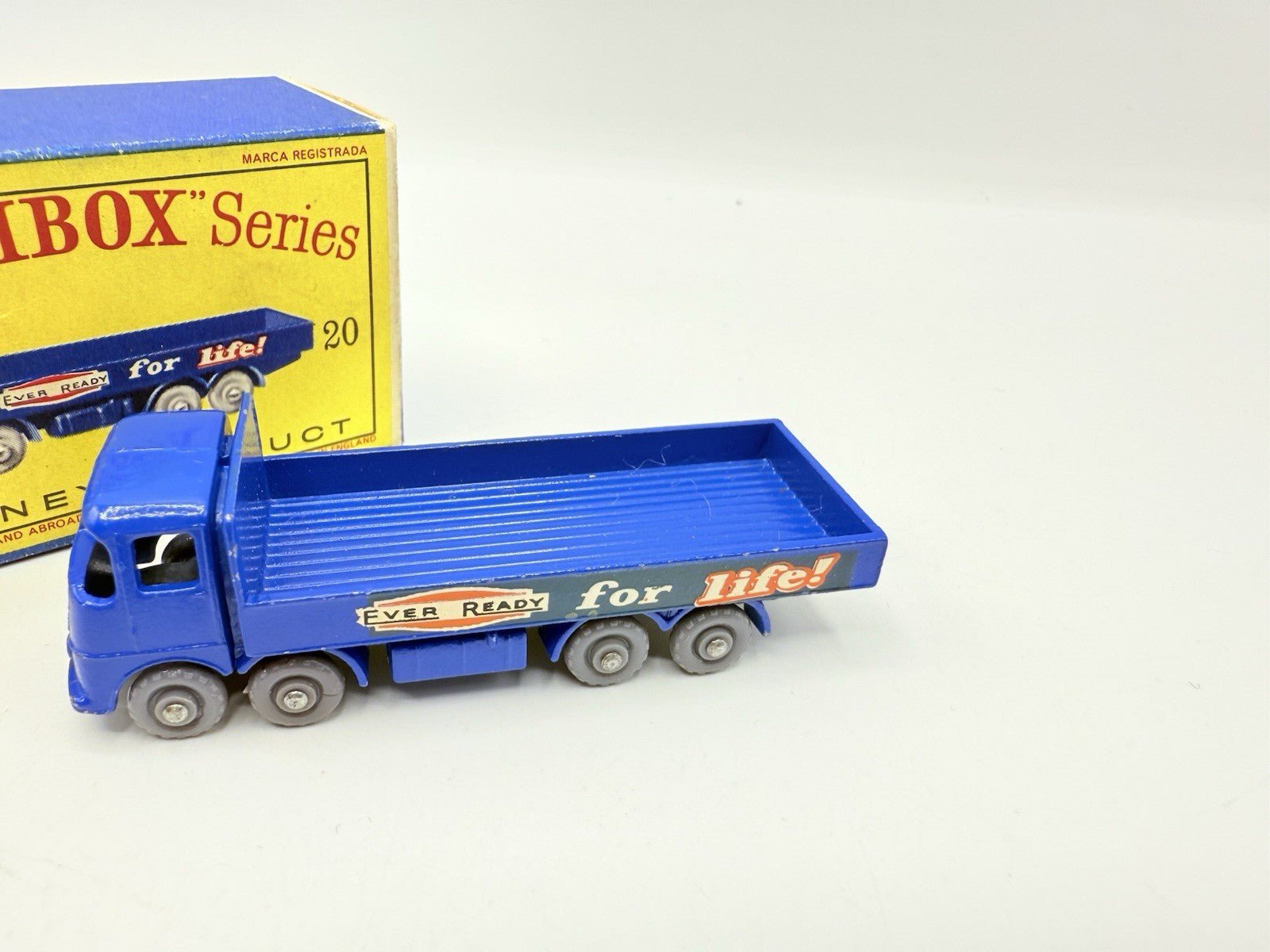 Matchbox Lesney 20b ERF 'Ever Ready' 68G 8 Wheeler Truck Very Near Mint & Boxed - Magic Matchbox