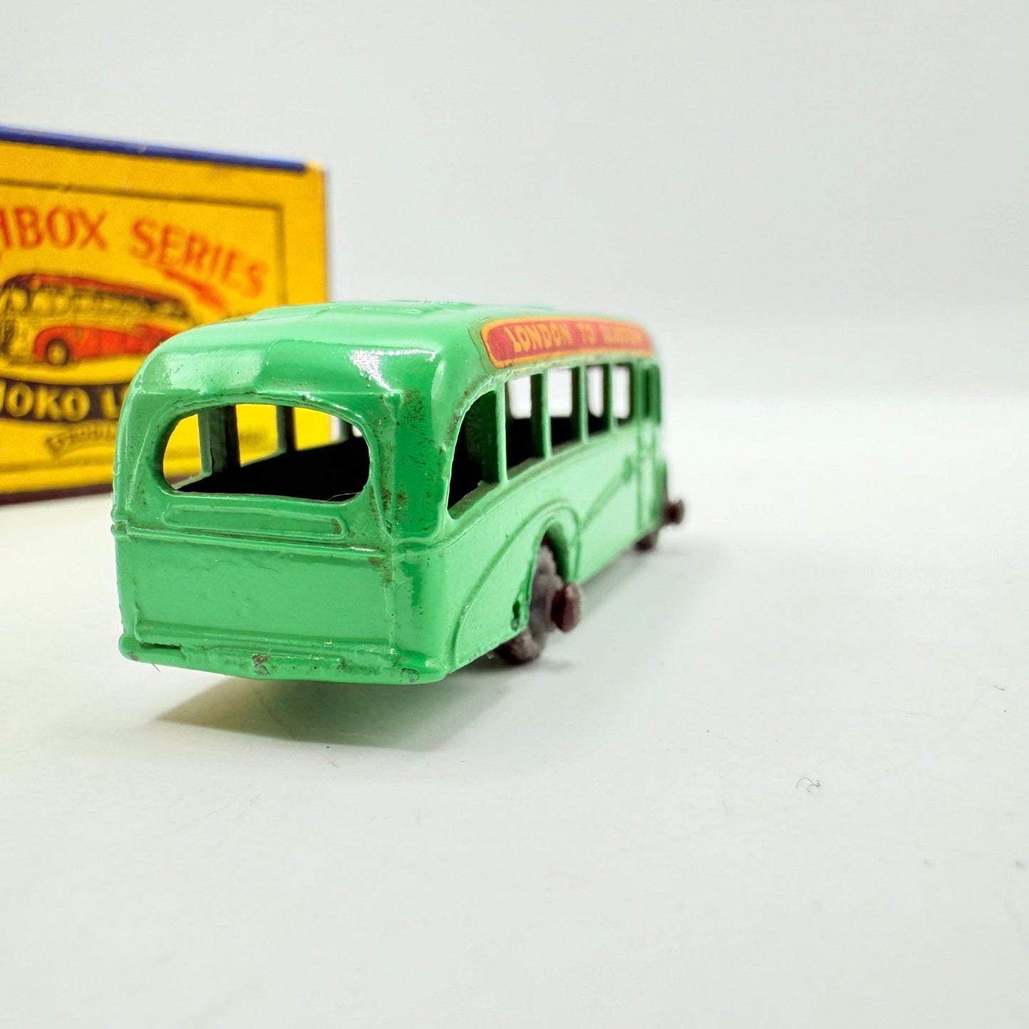 Matchbox Lesney 21a Bedford Luxury Coach MW - Magic Matchbox