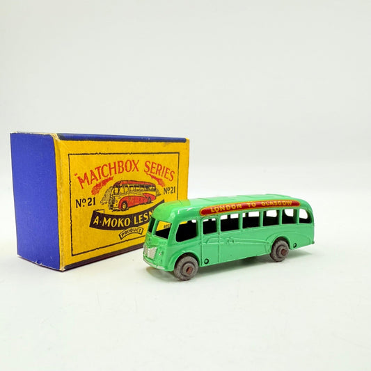 Matchbox Lesney 21a Bedford Luxury Coach MW - Magic Matchbox