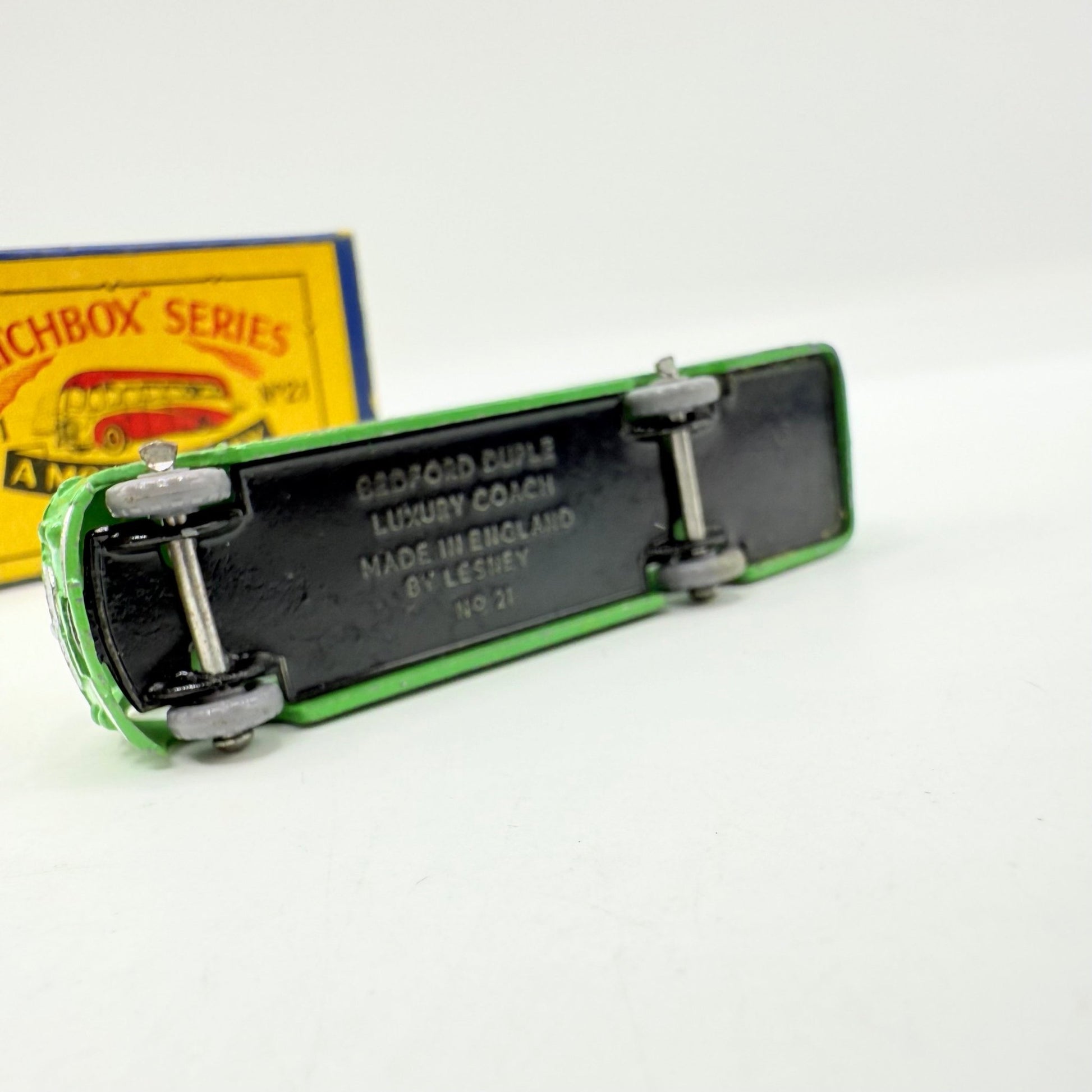 Matchbox Lesney 21b Bedford Duple Coach GPW - Magic Matchbox