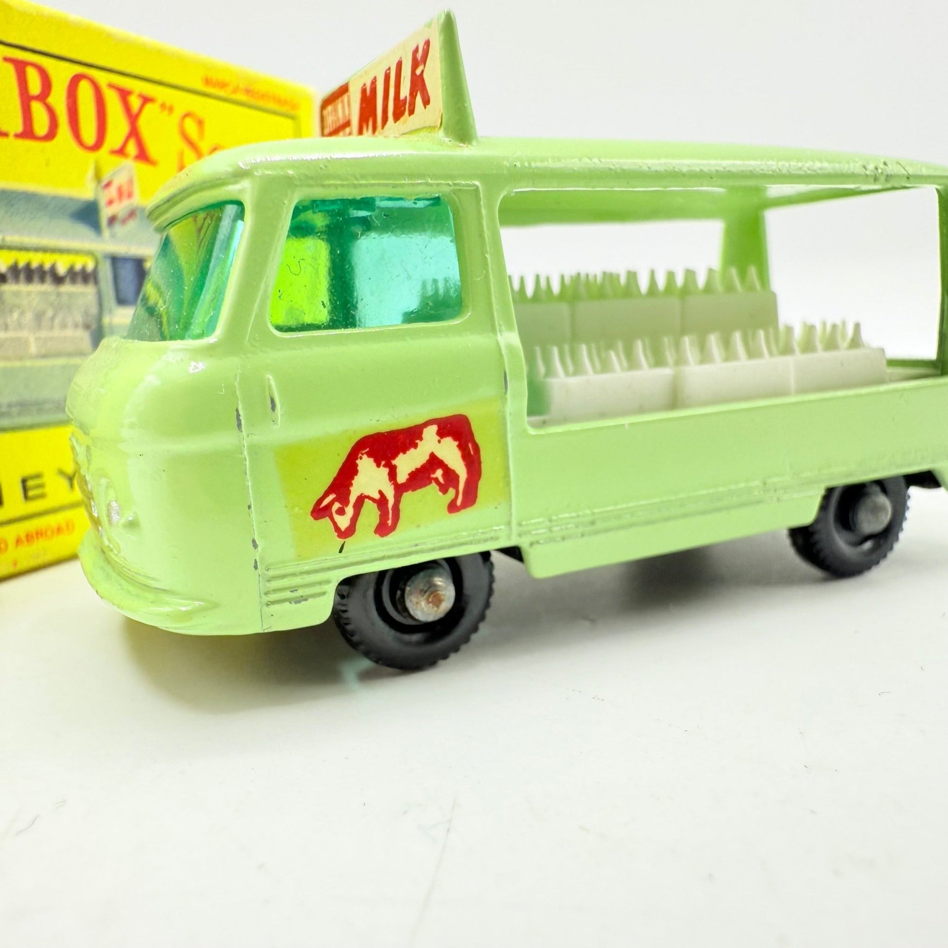 Matchbox Lesney 21c Commer Milk Float BPW Cow Decal - Magic Matchbox
