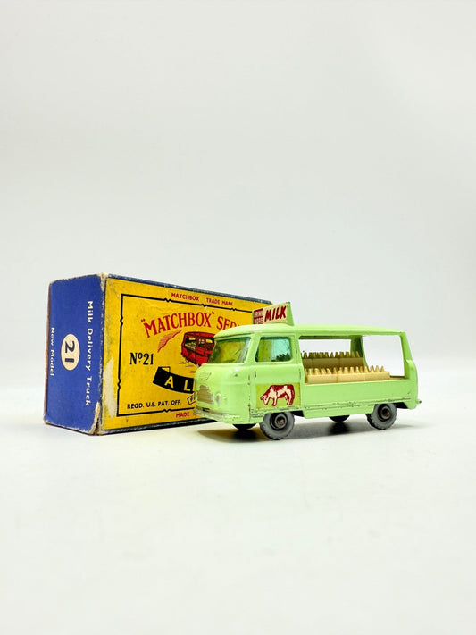 Matchbox Lesney 21c Commer Milk Float SPW & C Type Box - Magic Matchbox