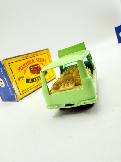 Matchbox Lesney 21c Commer Milk Float SPW & C Type Box - Magic Matchbox