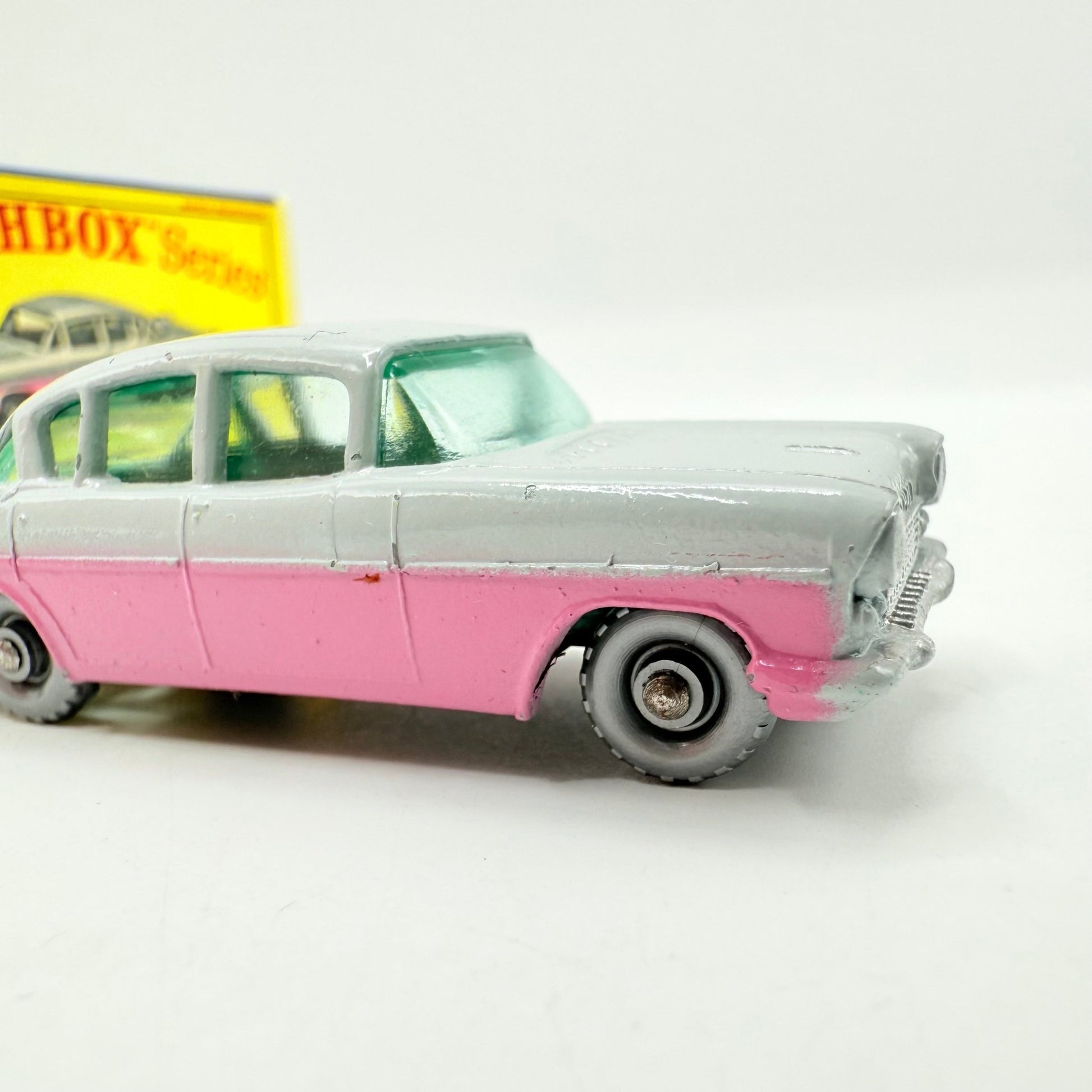 Matchbox Lesney 22b Vauxhall Cresta PA - Grey & Pink - Magic Matchbox