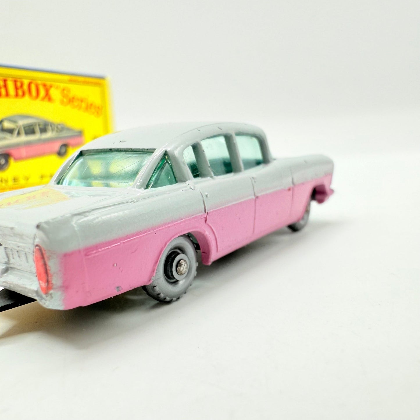 Matchbox Lesney 22b Vauxhall Cresta PA - Grey & Pink - Magic Matchbox