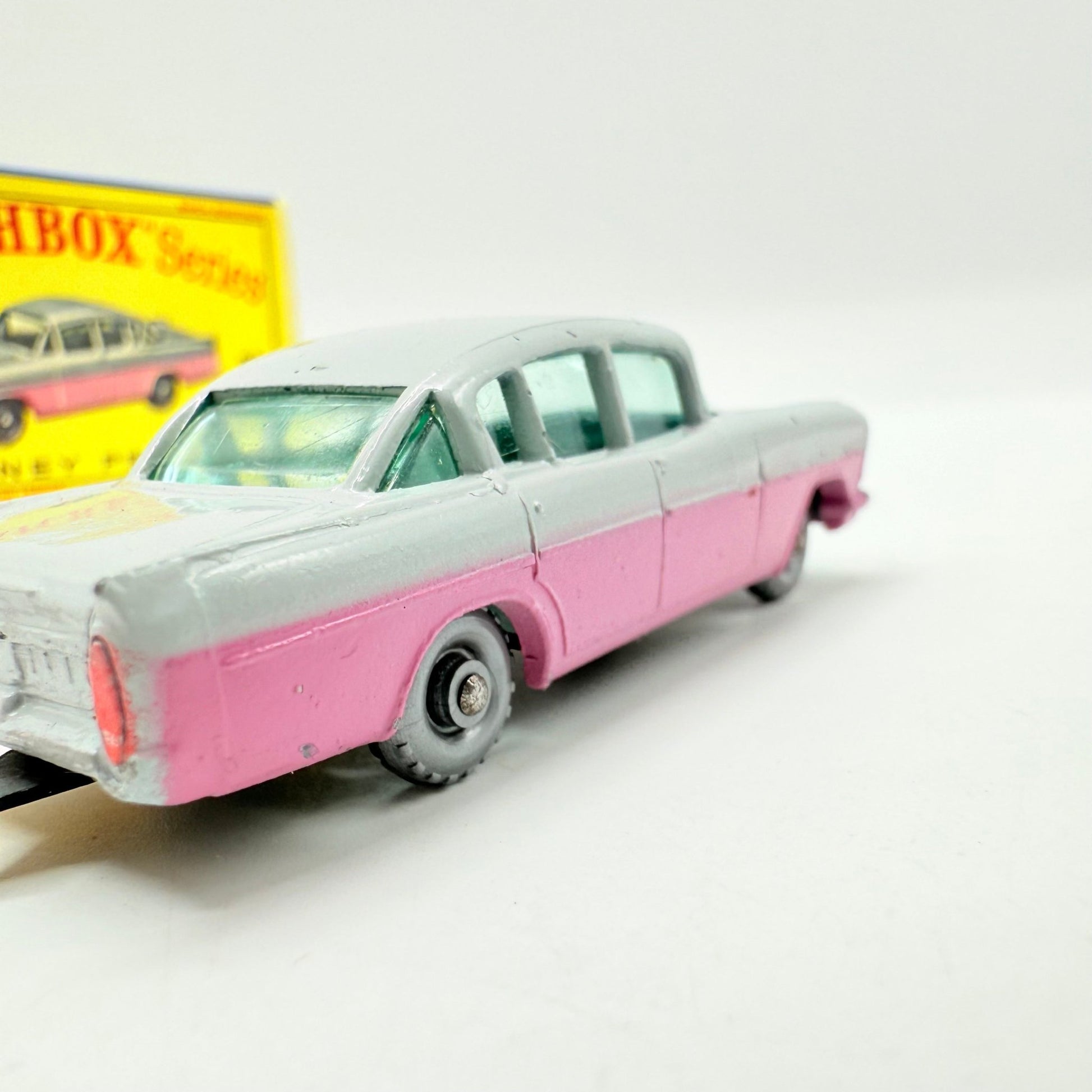 Matchbox Lesney 22b Vauxhall Cresta PA - Grey & Pink - Magic Matchbox
