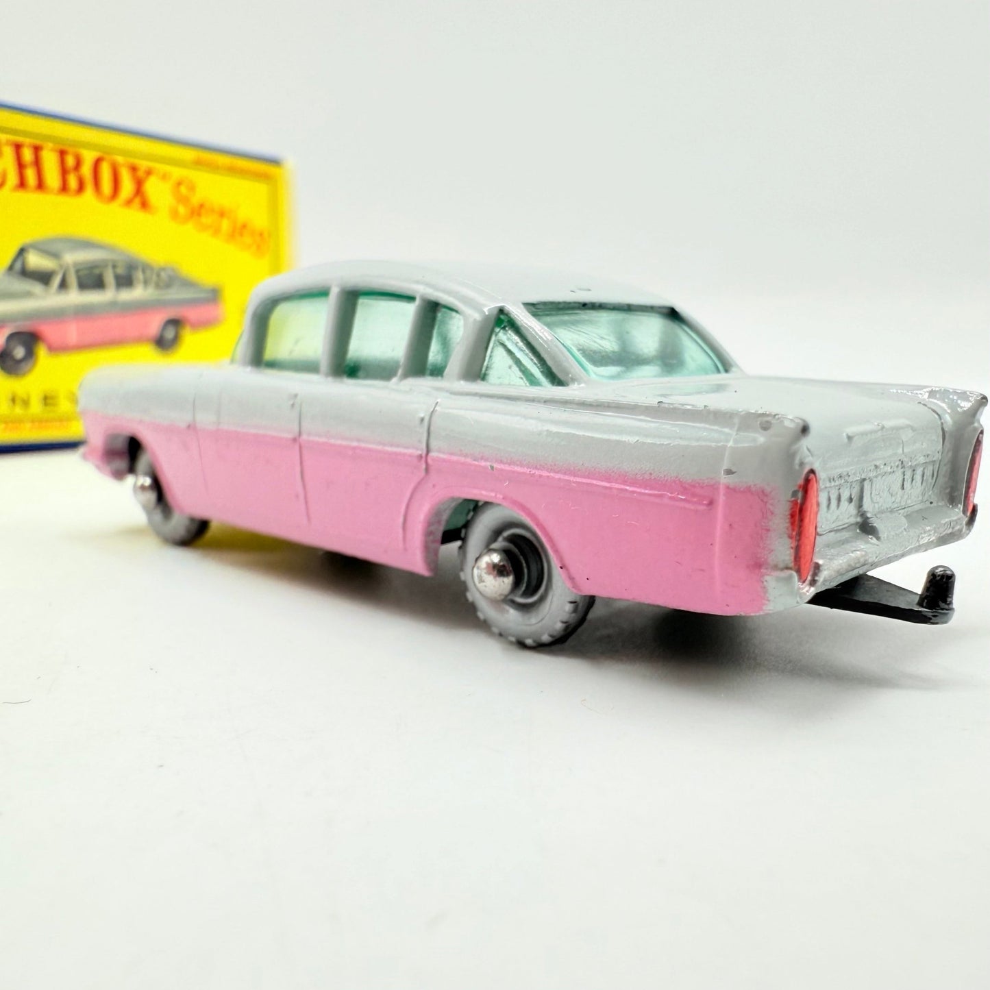 Matchbox Lesney 22b Vauxhall Cresta PA - Grey & Pink - Magic Matchbox