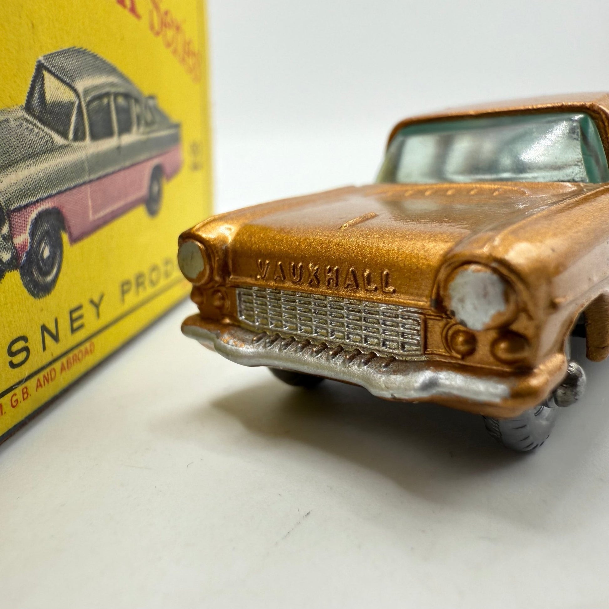 Matchbox Lesney 22b Vauxhall Cresta PA SPW Metallic Gold - Magic Matchbox
