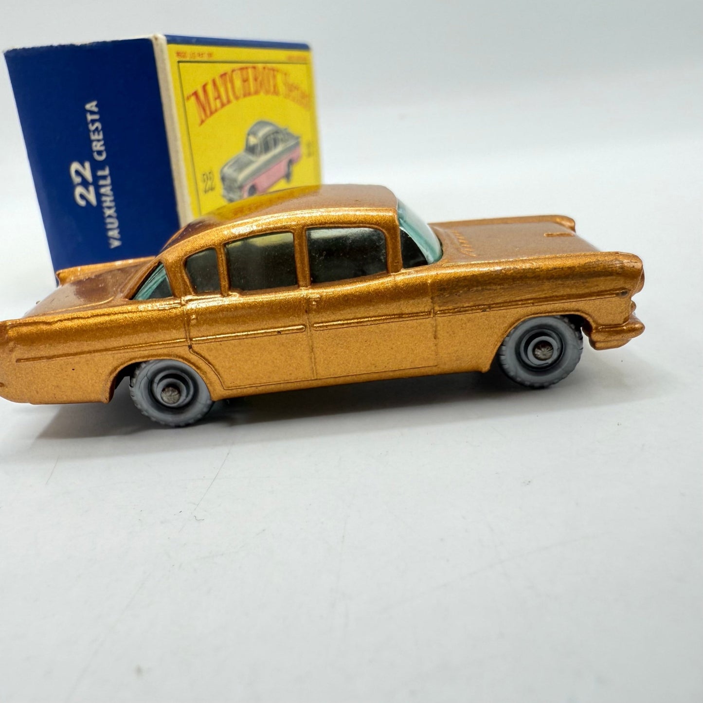 Matchbox Lesney 22b Vauxhall Cresta PA SPW Metallic Gold - Magic Matchbox