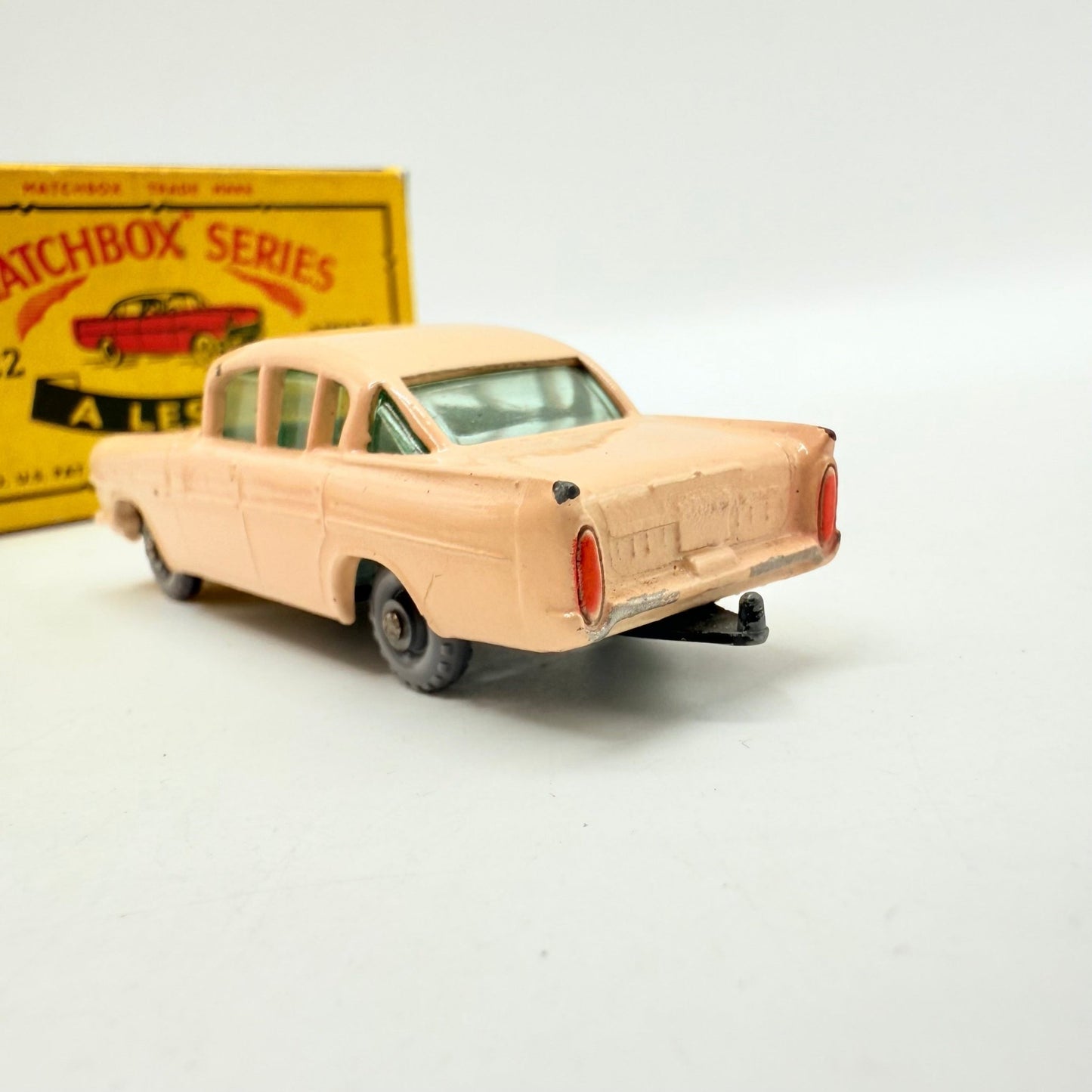 Matchbox Lesney 22b Vauxhall Cresta Pink with windows GPW - Magic Matchbox