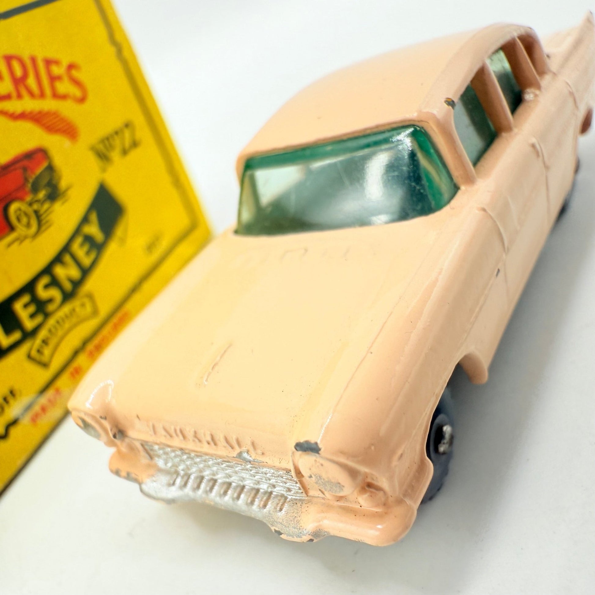 Matchbox Lesney 22b Vauxhall Cresta Pink with windows GPW - Magic Matchbox