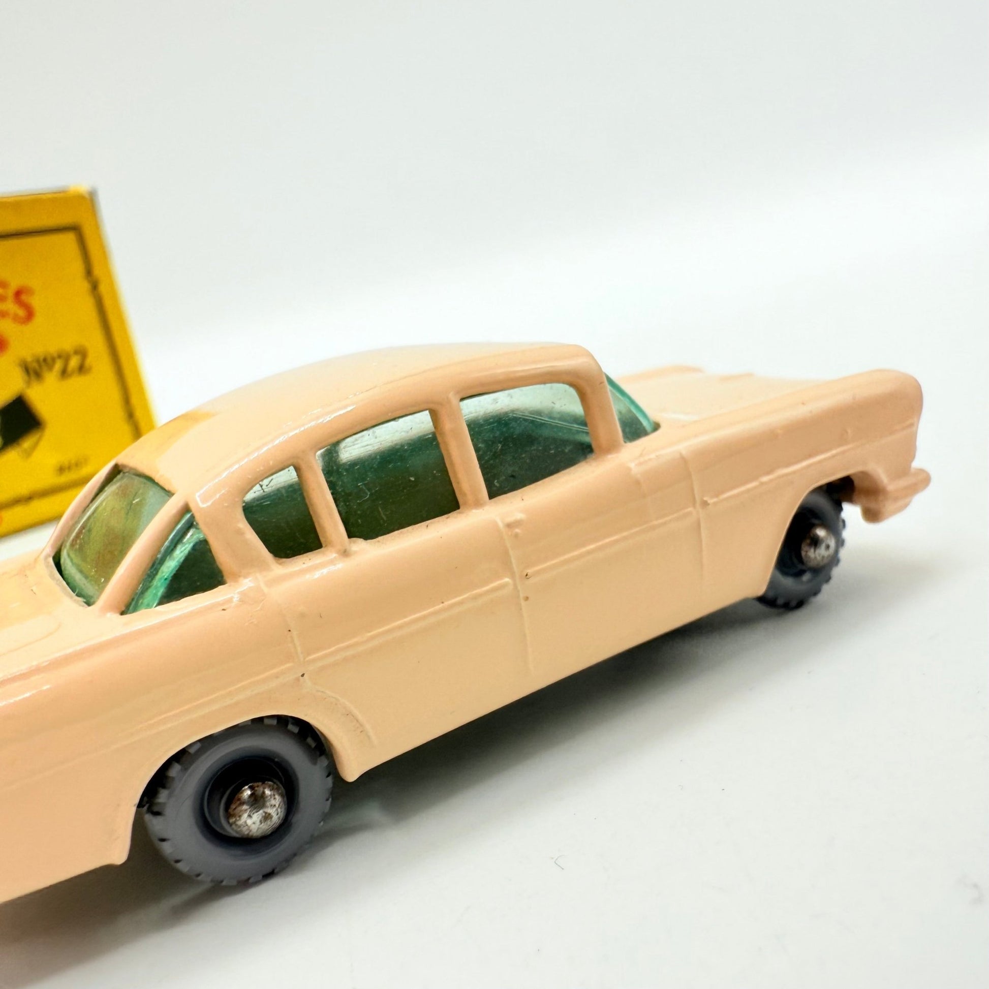 Matchbox Lesney 22b Vauxhall Cresta Pink with windows GPW - Magic Matchbox