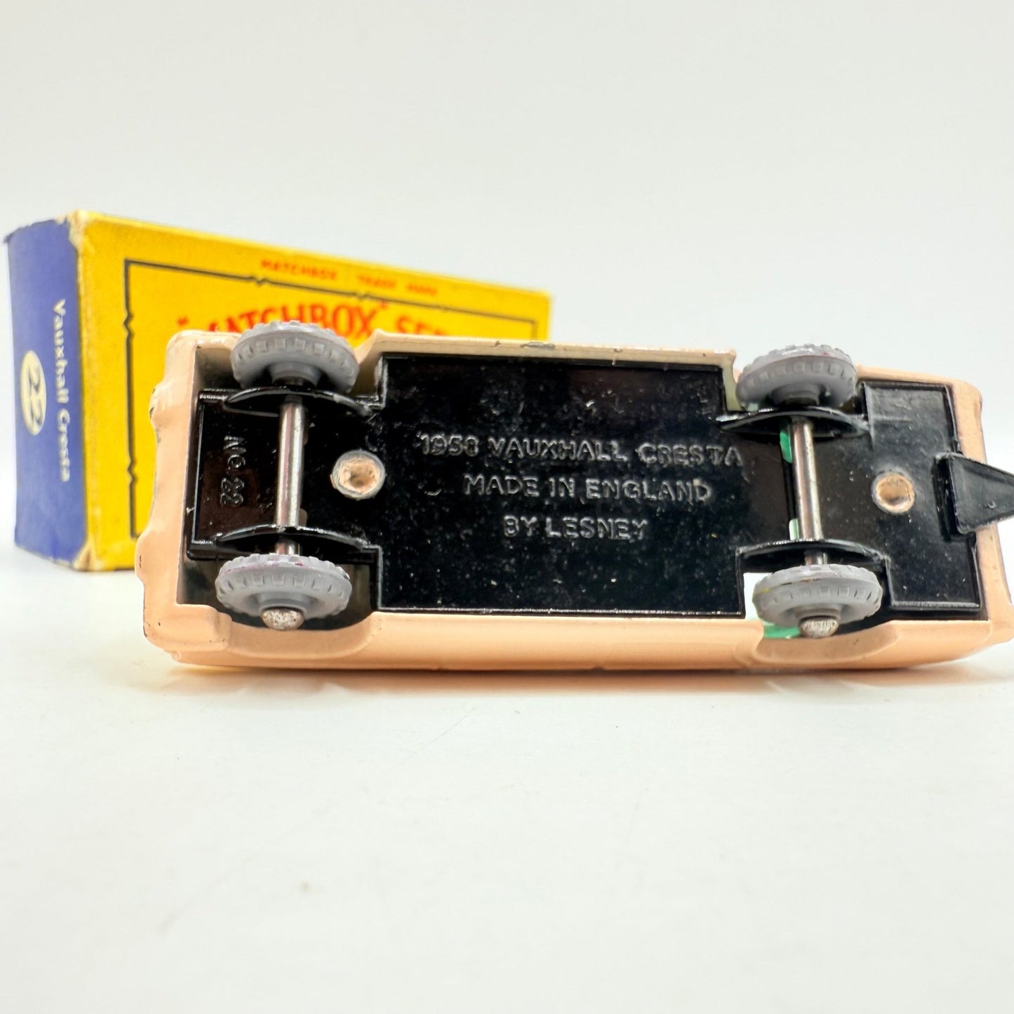 Matchbox Lesney 22b Vauxhall Cresta Pink with windows GPW - Magic Matchbox