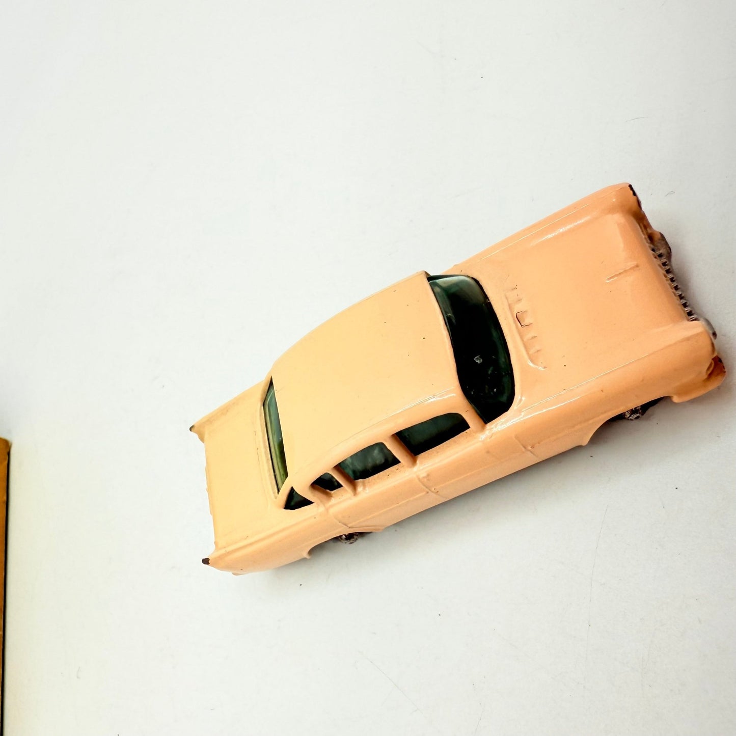 Matchbox Lesney 22b Vauxhall Cresta Pink with windows GPW - Magic Matchbox