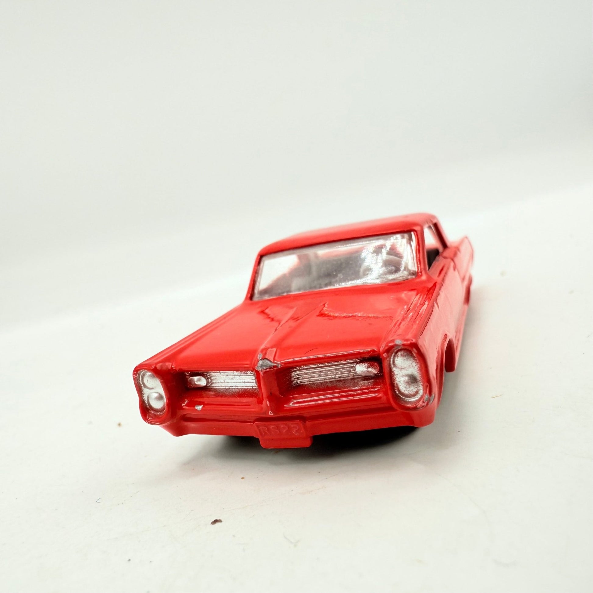 Matchbox Lesney 22c Pontiac GP Sports Coupe - Magic Matchbox