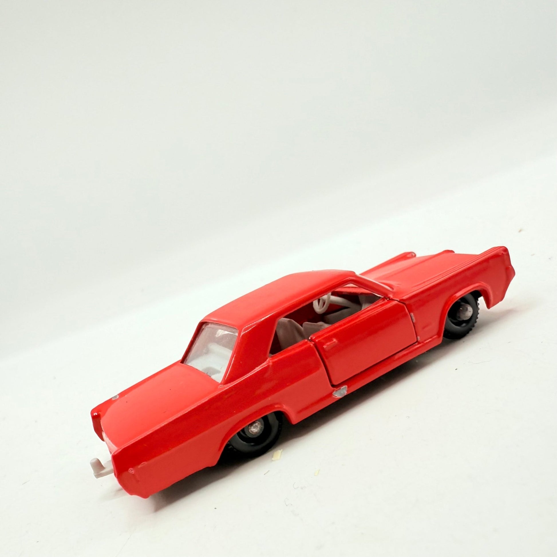 Matchbox Lesney 22c Pontiac GP Sports Coupe - Magic Matchbox