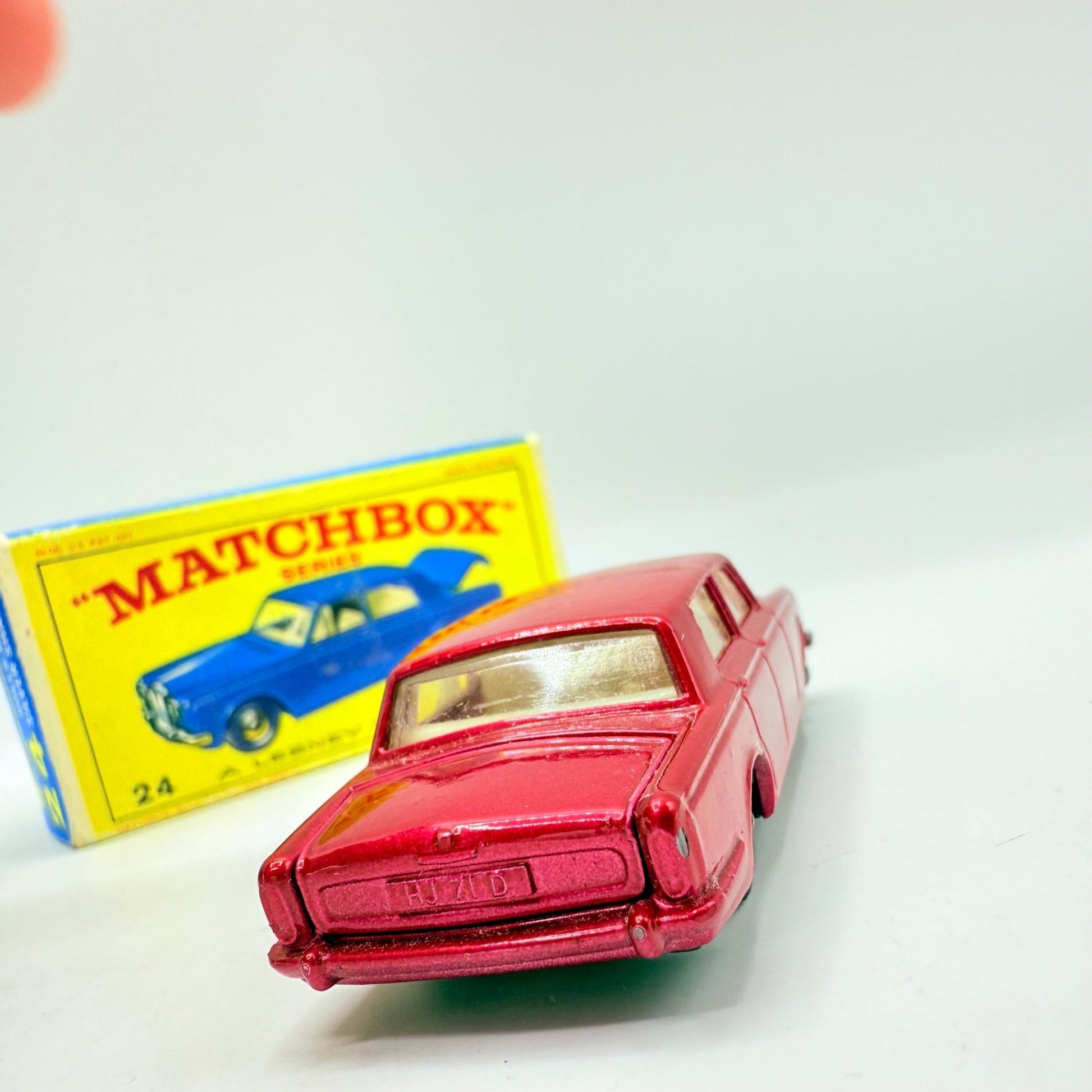 Matchbox Lesney 24c Rolls Royce Silver Shadow - Magic Matchbox