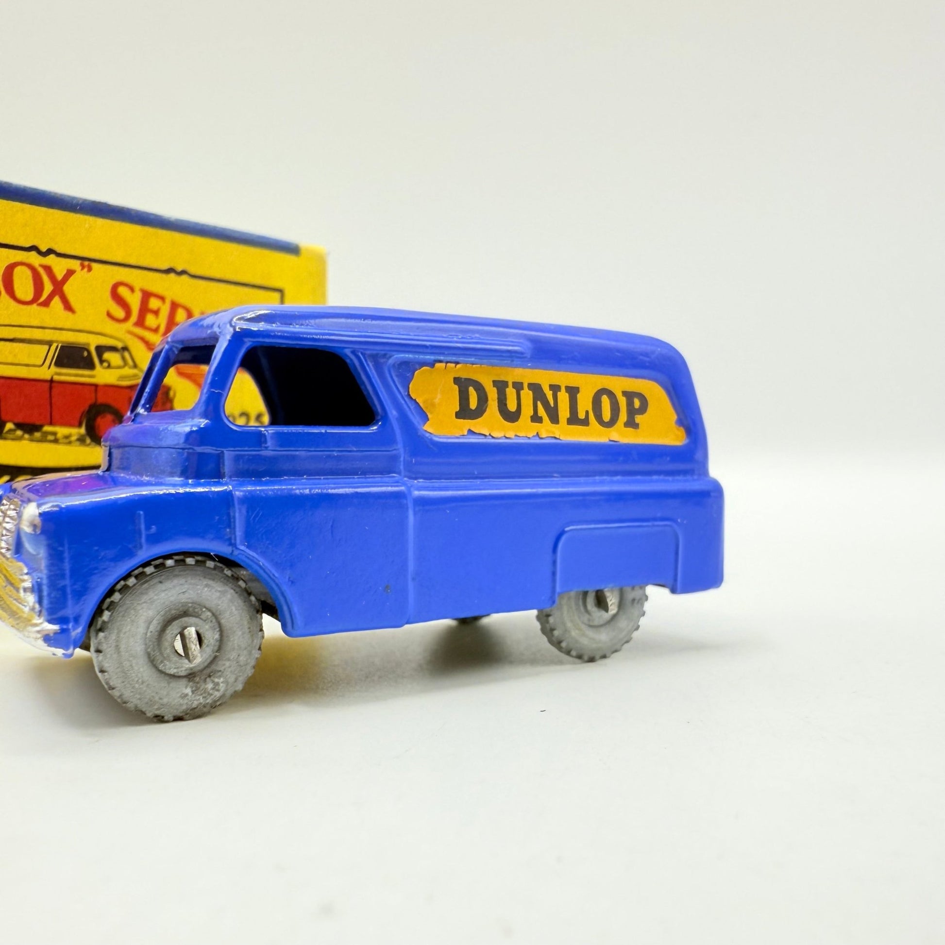 Matchbox Lesney 25a Bedford Dunlop Van MW - Magic Matchbox