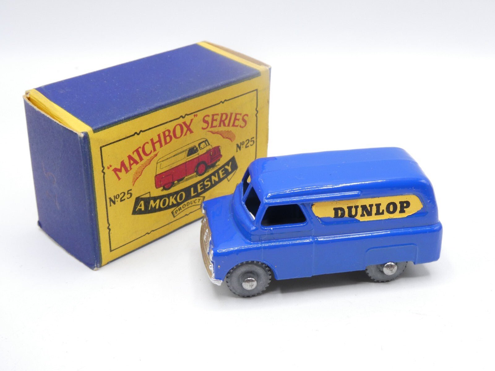 Matchbox Lesney 25a Bedford Dunlop Van MW - Magic Matchbox