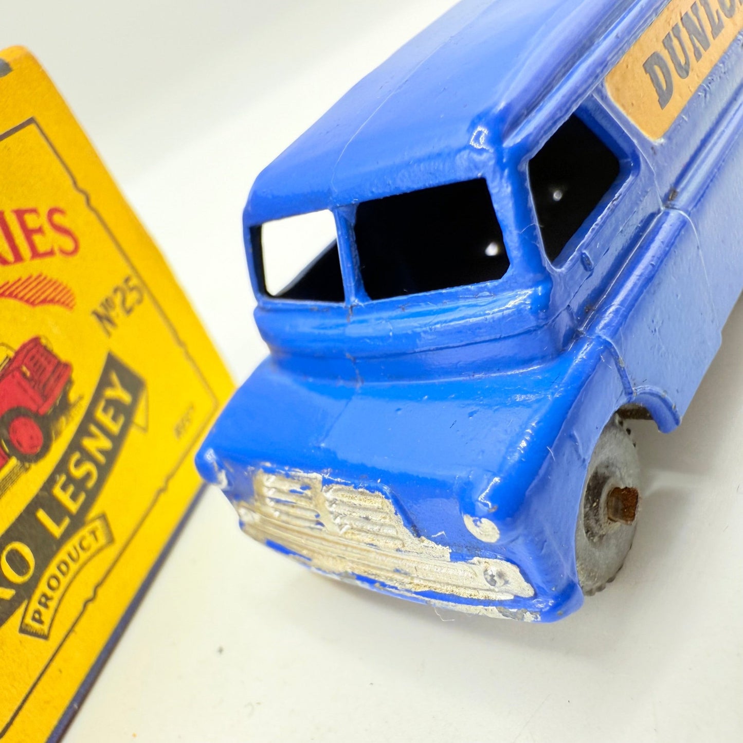 Matchbox Lesney 25a Bedford Dunlop Van MW - Magic Matchbox