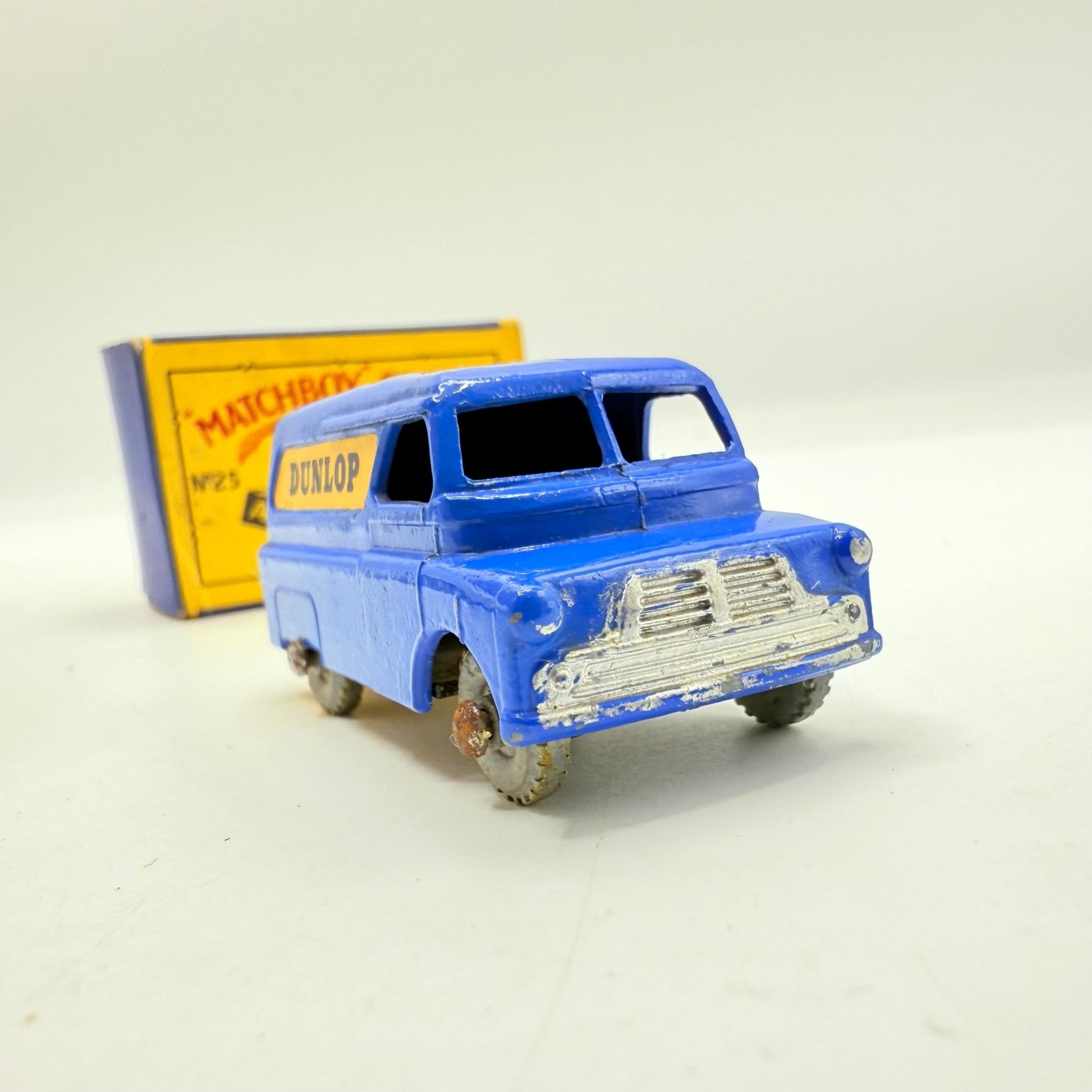 Matchbox Lesney 25a Bedford Dunlop Van MW - Magic Matchbox